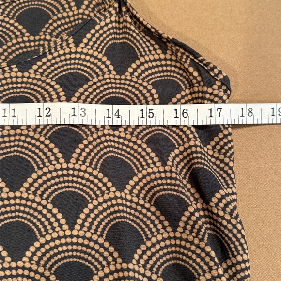 Women's Dark Gray and Tan Scallop Print Spaghetti Strap Tank Top - Picture 7 of 8